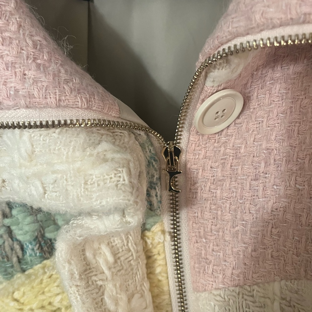 Tricot Chic Jacket. - Picture 3 of 16